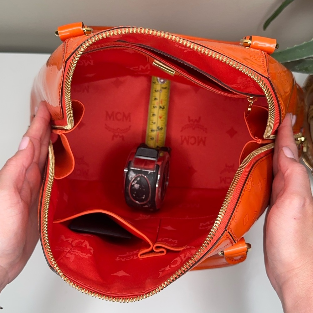 MCM Ivana Patent Leather Large Bowler Bag Orange Printed Logo Y2k Pristine - Picture 6 of 13